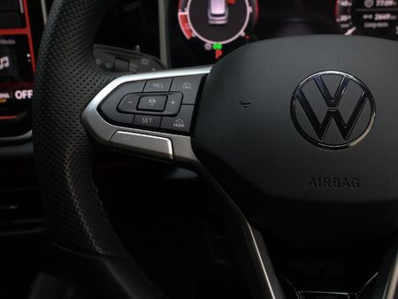 2026-Volkswagen-Tiguan-20TDI-R-Line-4Motion_27