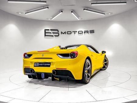 2019-Ferrari-488-Spider_13