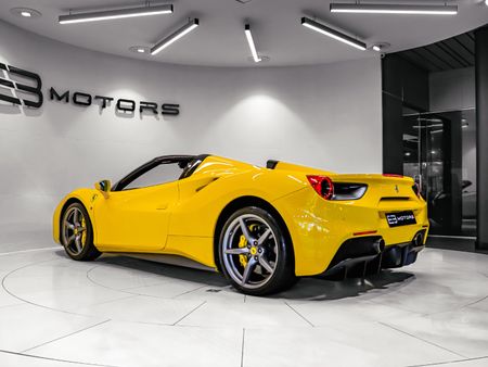 2019-Ferrari-488-Spider_15