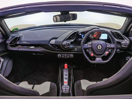 2019-Ferrari-488-Spider_16