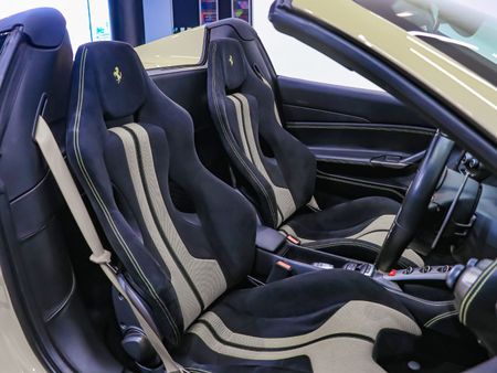 2019-Ferrari-488-Spider_19