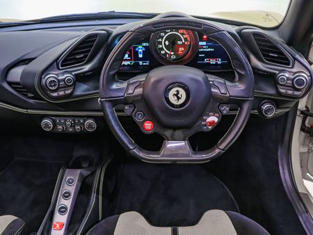 2019-Ferrari-488-Spider_21