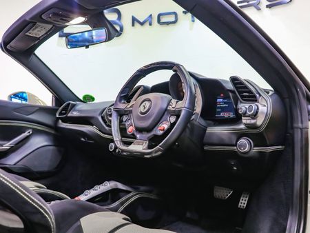 2019-Ferrari-488-Spider_22