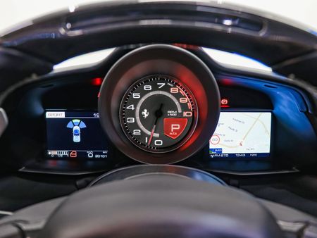 2019-Ferrari-488-Spider_23