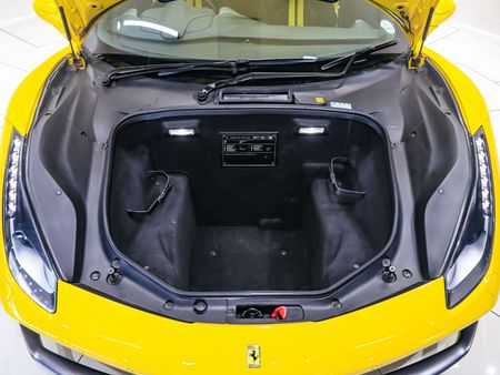 2019-Ferrari-488-Spider_28