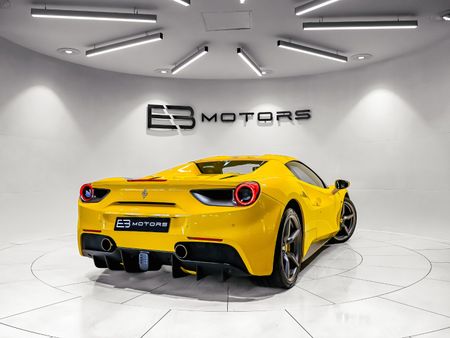 2019-Ferrari-488-Spider_8
