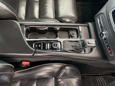 2016-Volvo-XC90-D5-Auto-AWD-R-Design_12