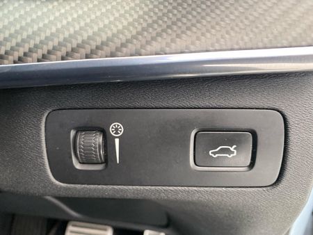 2016-Volvo-XC90-D5-Auto-AWD-R-Design_24