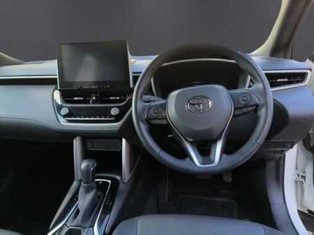 2025-Toyota-Corolla-Cross-18-XS_10