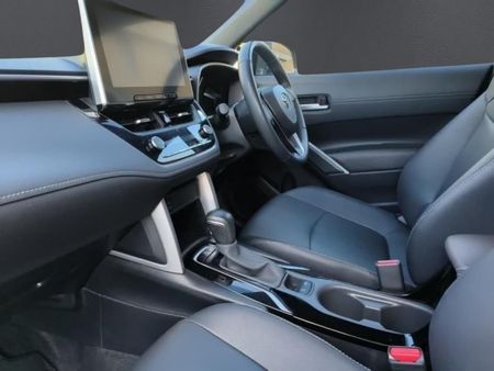 2025-Toyota-Corolla-Cross-18-XS_14