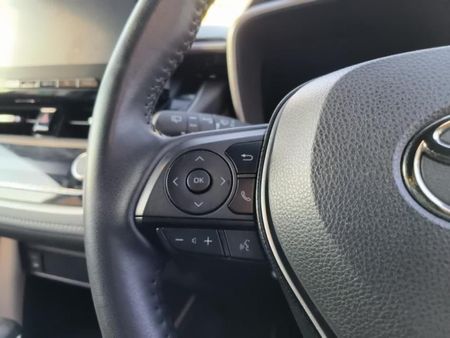 2025-Toyota-Corolla-Cross-18-XS_15
