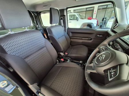 2025-Suzuki-Jimny-15-GLX-Auto_11