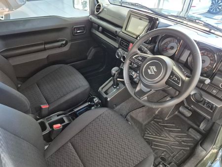 2025-Suzuki-Jimny-15-GLX-Auto_12