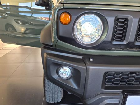 2025-Suzuki-Jimny-15-GLX-Auto_14