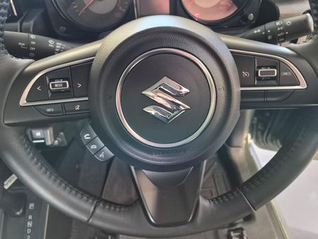2025-Suzuki-Jimny-15-GLX-Auto_16