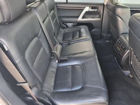 2015-Toyota-Land-Cruiser-200-45-D-V8-VX-Auto_9