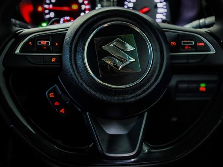 2025-Suzuki-Swift-12-GLX-Auto_12