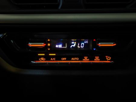 2025-Suzuki-Swift-12-GLX-Auto_17