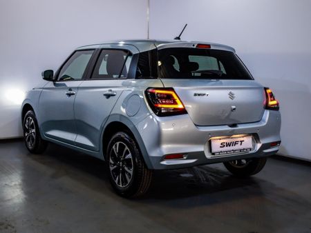 2025-Suzuki-Swift-12-GLX-Auto_8