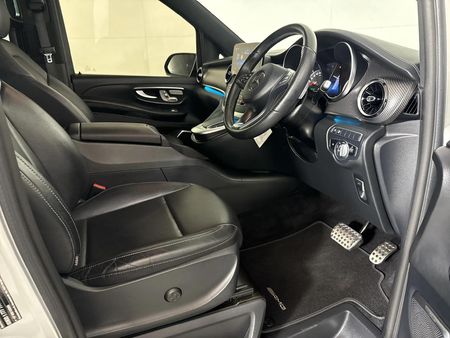 2022-Mercedes-Benz-V-Class-V-300d-Exclusive_9