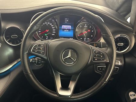2022-Mercedes-Benz-V-Class-V-300d-Exclusive_12