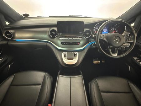 2022-Mercedes-Benz-V-Class-V-300d-Exclusive_1
