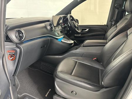 2022-Mercedes-Benz-V-Class-V-300d-Exclusive_8