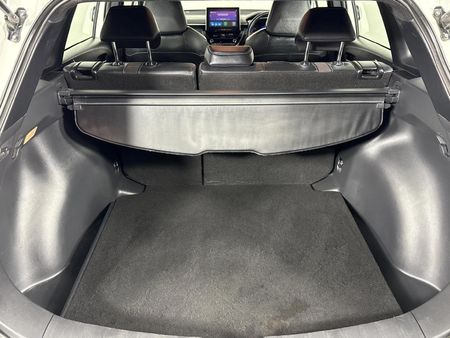 2025-Toyota-Corolla-Cross-18-XS_10