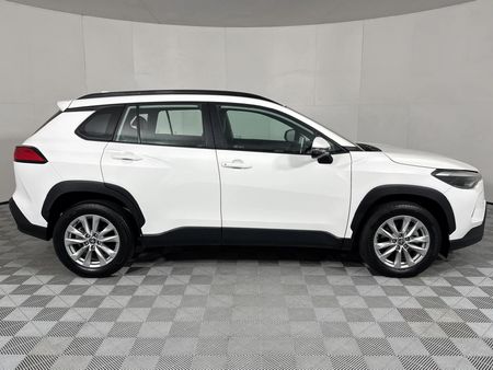 2025-Toyota-Corolla-Cross-18-XS_13