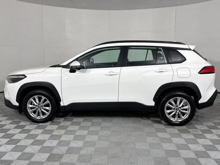 2025-Toyota-Corolla-Cross-18-XS_15