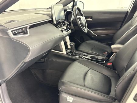 2025-Toyota-Corolla-Cross-18-XS_5