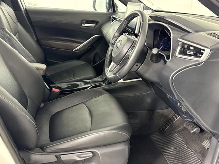2025-Toyota-Corolla-Cross-18-XS_6