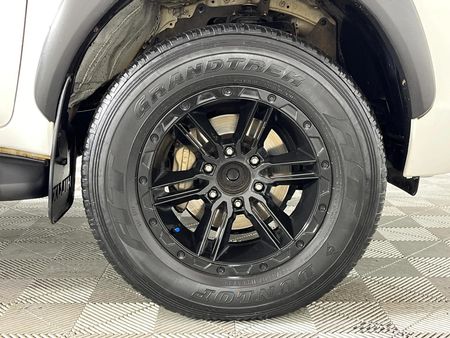 2021-Toyota-Hilux-24-GD-6-Raised-Body-Raider-Auto-Extended-Cab_4