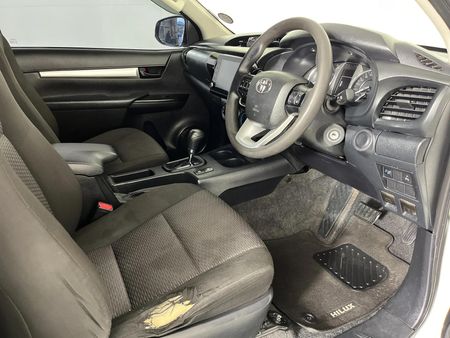 2021-Toyota-Hilux-24-GD-6-Raised-Body-Raider-Auto-Extended-Cab_8
