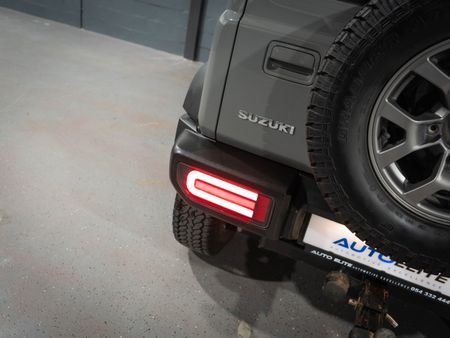 2021-Suzuki-Jimny-15-GLX_11