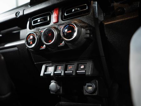 2021-Suzuki-Jimny-15-GLX_16