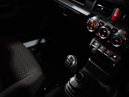 2021-Suzuki-Jimny-15-GLX_17