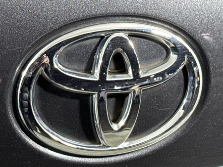 2013-Toyota-Corolla-13-Professional_11