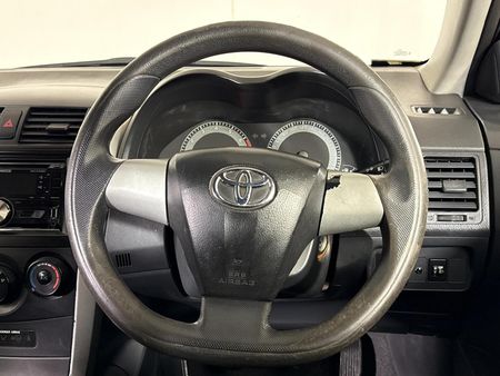 2013-Toyota-Corolla-13-Professional_12