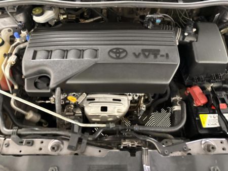 2013-Toyota-Corolla-13-Professional_13