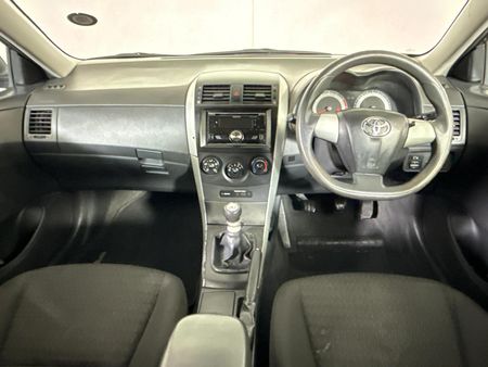 2013-Toyota-Corolla-13-Professional_1