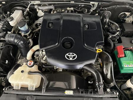 2024-Toyota-Hilux-28-GD-6-RB-Legend-Double-Cab-Auto-mhev_13