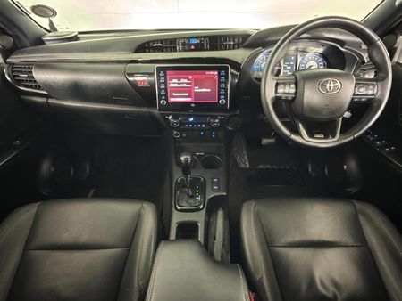 2024-Toyota-Hilux-28-GD-6-RB-Legend-Double-Cab-Auto-mhev_1