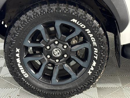2024-Toyota-Hilux-28-GD-6-RB-Legend-Double-Cab-Auto-mhev_4