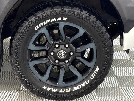 2024-Toyota-Hilux-28-GD-6-RB-Legend-Double-Cab-Auto-mhev_5