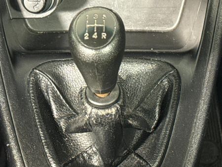 2011-Hyundai-i10-12-GLS_10