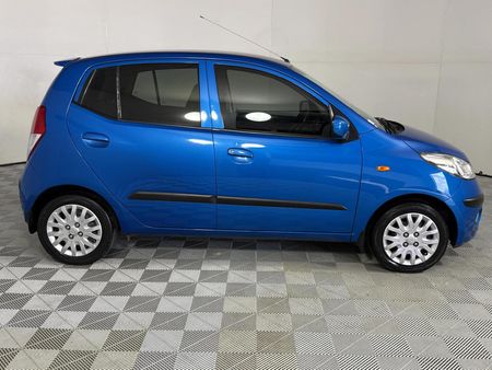 2011-Hyundai-i10-12-GLS_16