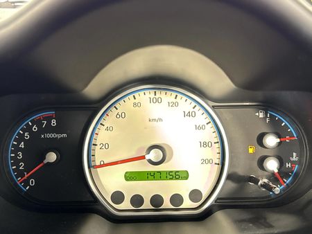 2011-Hyundai-i10-12-GLS_2