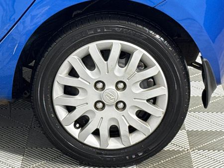 2011-Hyundai-i10-12-GLS_6