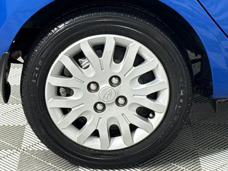 2011-Hyundai-i10-12-GLS_7